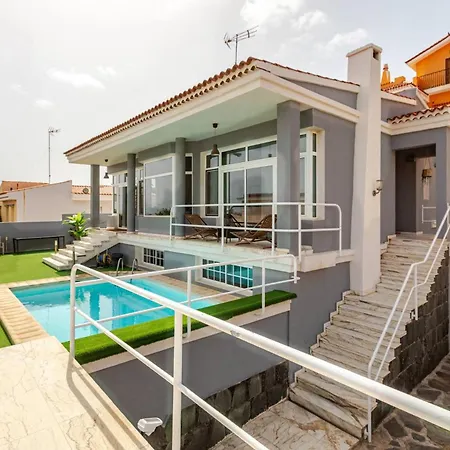Escape To Your Private Pool, Sea Views And Bbq Konukevi