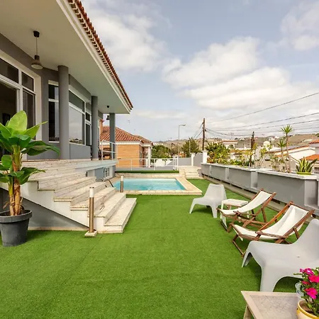 Konukevi Escape To Your Private Pool, Sea Views And Bbq