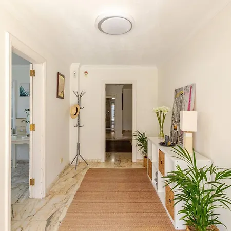 Escape To Your Private Pool, Sea Views And Bbq 2*