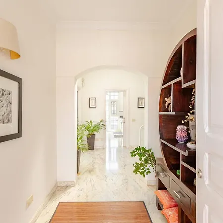 Escape To Your Private Pool, Sea Views And Bbq