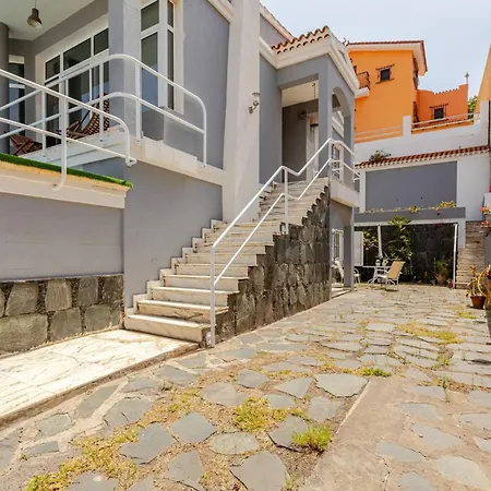 Escape To Your Private Pool, Sea Views And Bbq Konukevi 2*