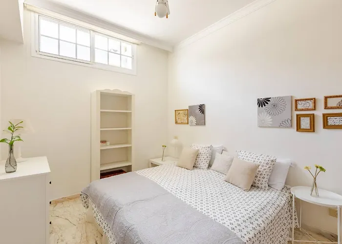 Escape To Your Private Pool, Sea Views And Bbq 2*