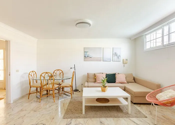 게스트하우스 Escape To Your Private Pool, Sea Views And Bbq 2*