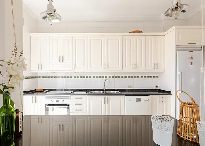 Escape To Your Private Pool, Sea Views And Bbq 게스트하우스 2*